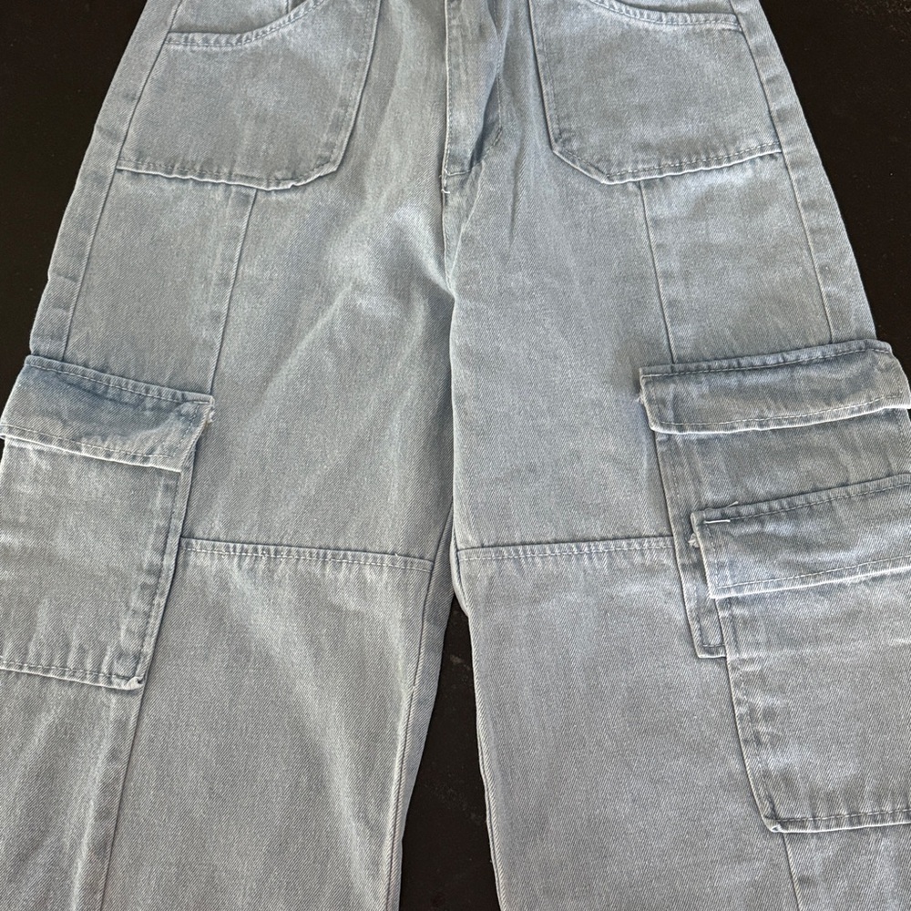 Light Wash Vintage Style Straight Leg Jeans - Picture 3 of 4